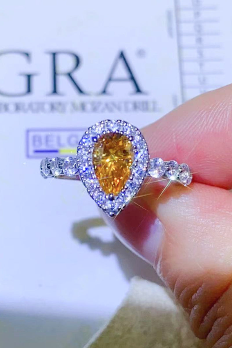 1 Ct Moissanite Contrast Teardrop Ring